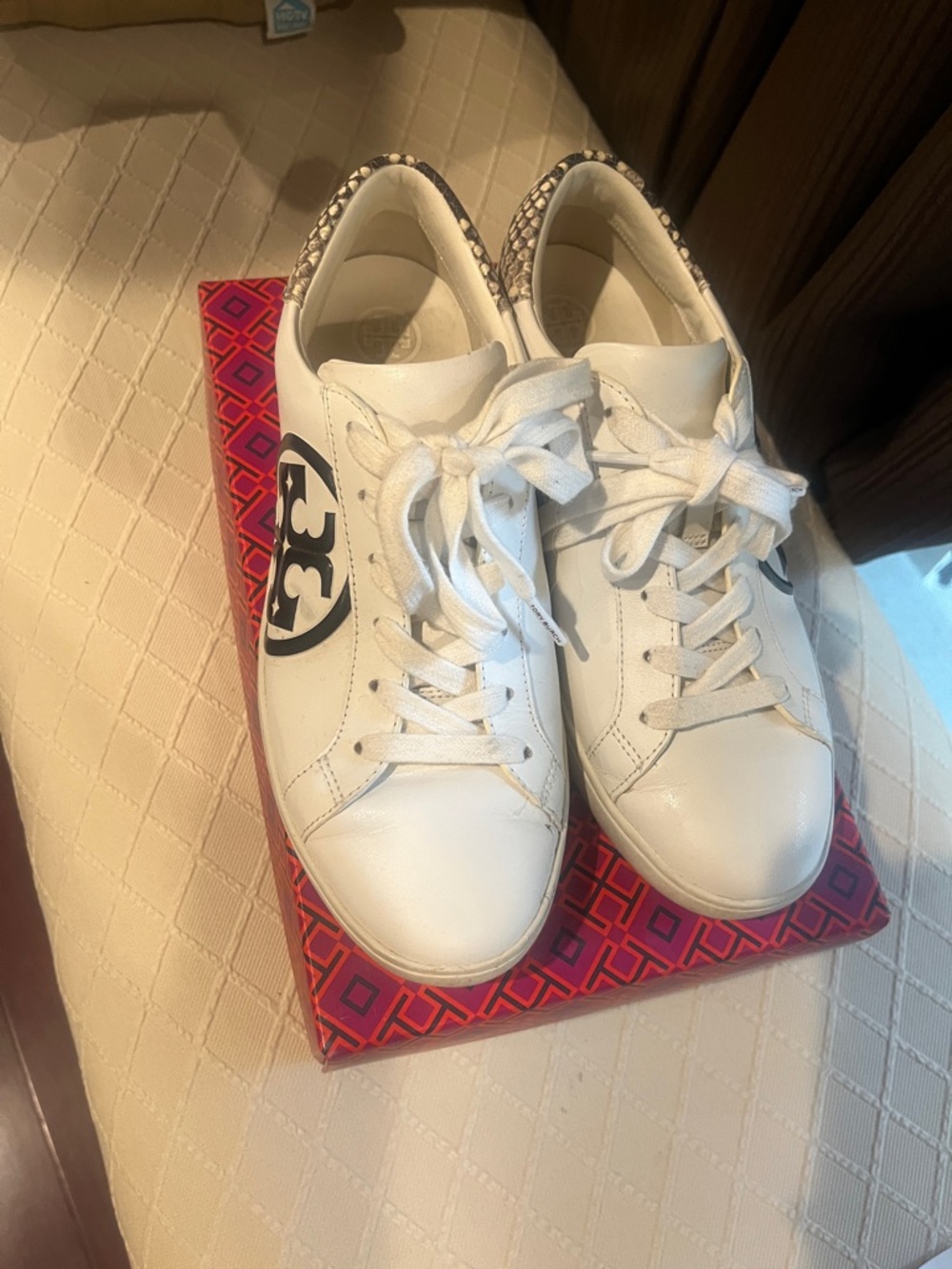 Tory Burch White Leather Sneakers with Black Logo and Snake-Print Heel - Picture 2 of 3